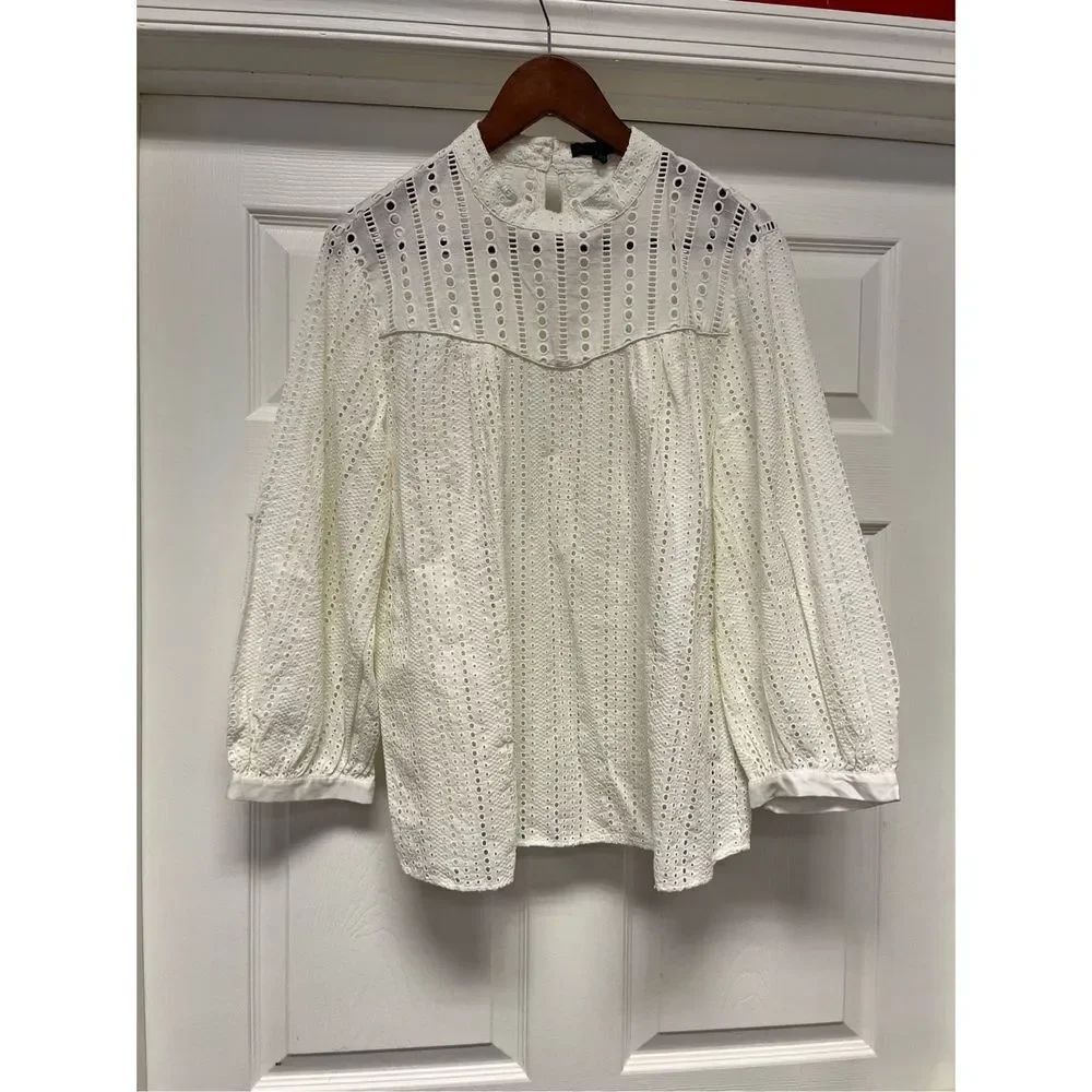 Banana Republic Off White Eyelet Lace Mock Neck Blouse Sz L NWOT